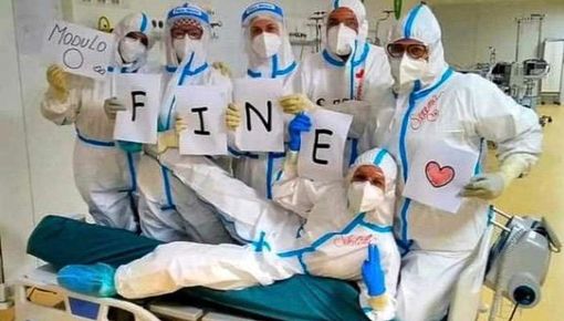 Fontana: «L'ospedale in Fiera chiude oggi. Curati 530 malati gravi di Covid senza spendere un euro di soldi pubblici: grazie a chi lo ha permesso»