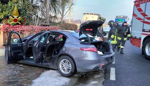 Sommo: scontro tra auto e furgone sulla provinciale 193, ferite 3 persone