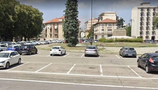 Vercelli: una decina di cani morti stipati in un furgone Vercelli: una decina di cani morti stipati in un furgone