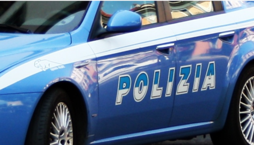 Vigevano: tentano il furto di abiti in un negozio e poi schiaffeggiano i commessi prima di fuggire Vigevano: tentano il furto di abiti in un negozio e poi schiaffeggiano i commessi prima di fuggire