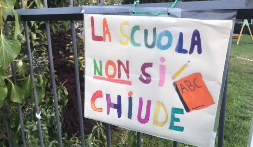 La Lombardia resterà in zona rossa. Ma dopo Pasqua scuole aperte fino alla prima media