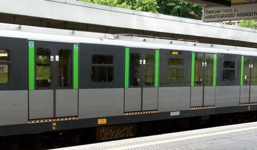 Tentato suicidio in metrò a Milano: donna 40enne grave, ma fuori pericolo di vita Tentato suicidio in metrò a Milano: donna 40enne grave, ma fuori pericolo di vita