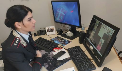 Emergenza Coronavirus: lezione in videoconferenza dei Carabinieri di Pavia alle studenti dell'Ipsia Cremona