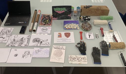 Voghera: writers imbrattano treni in stazione, denunciati tre ragazzi Voghera: writers imbrattano treni in stazione, denunciati tre ragazzi