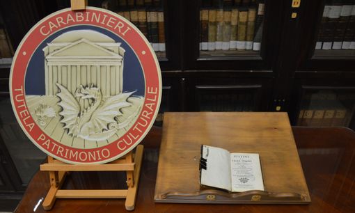 I carabinieri restituiscono libro del Settecento alla Teuliè di Milano