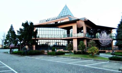Abbiategrasso/Corbetta, Nuovo Albergo Italia e hotel Diamante OFFRONO LAVORO