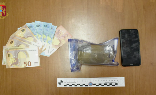 Spaccio di droga nei boschi lungo la Sesia: 5 arresti e ingente sequestro di stupefacente - IL VIDEO Spaccio di droga nei boschi lungo la Sesia: 5 arresti e ingente sequestro di stupefacente - IL VIDEO