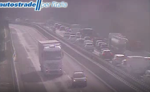 Le code dopo l'incidente viste dalle webcam di Autostrade per l'Italia
