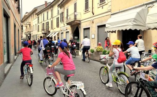 “Pedala la tappa young”: ad Abbiategrasso, l’evento in bici dedicato ai più giovani “Pedala la tappa young”: ad Abbiategrasso, l’evento in bici dedicato ai più giovani