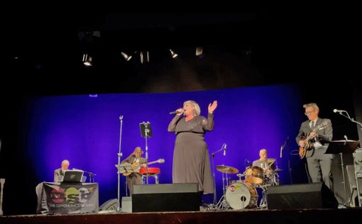 La Nat Soul Band dopo due anni torna al teatro di Siziano con il suo spettacolo di racconti e musica