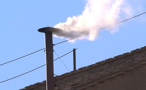 HABEMUS PAPAM. Fumata bianca dalla Cappella Sistina. Attesa per il nome del nuovo Pontefice HABEMUS PAPAM. Fumata bianca dalla Cappella Sistina. Attesa per il nome del nuovo Pontefice