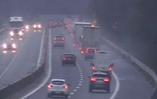 Veicolo si ribalta in autostrada: soccorsi tre ragazzi di 16 e 19 anni Veicolo si ribalta in autostrada: soccorsi tre ragazzi di 16 e 19 anni