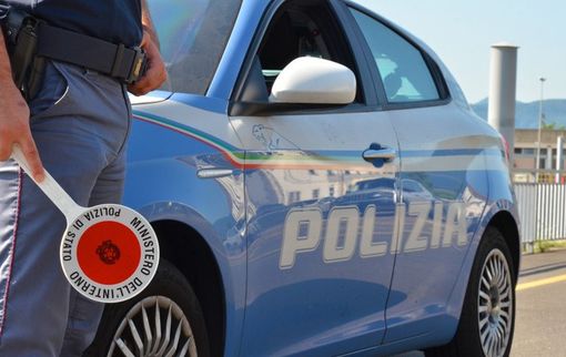 Polizia Stradale di Pavia: taxista positivo alla cocaina mentre era in servizio; ritirata la patente Polizia Stradale di Pavia: taxista positivo alla cocaina mentre era in servizio; ritirata la patente