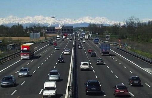 Fase 2: tornano le auto sull’A4, a Cadorna 30% di passeggeri