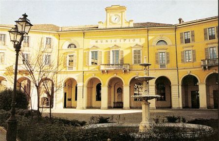 Mortara: in via XXV aprile si potrà sostare solo in un lato della trafficata strada a doppio senso di marcia Mortara: in via XXV aprile si potrà sostare solo in un lato della trafficata strada a doppio senso di marcia