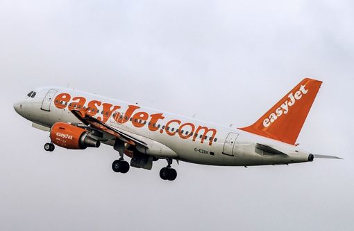 La Lombardia decolla con EasyJet. Accordo per la promozione della Regione sulle tratte francesi La Lombardia decolla con EasyJet. Accordo per la promozione della Regione sulle tratte francesi
