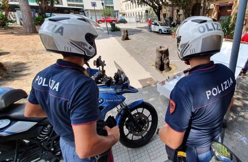 Milano: ruba carta di credito a una turista e poi viene ‘pizzicato’ in un sexy shop dalla Polizia di Stato Milano: ruba carta di credito a una turista e poi viene ‘pizzicato’ in un sexy shop dalla Polizia di Stato