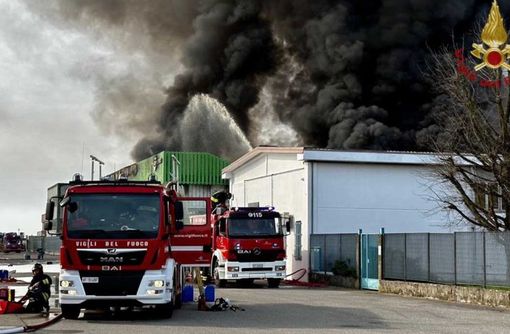 Incendio Novara, ARPA non evidenzia (per ora) situazioni di pericolo o inquinamento