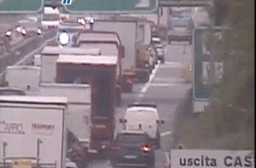 La situazione del traffico in A8 vista dalle webcam di Autostrade per l'Italia La situazione del traffico in A8 vista dalle webcam di Autostrade per l'Italia