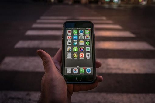 Vigevano: prende a pugni un 18enne per cercare di rubare lo smartphone