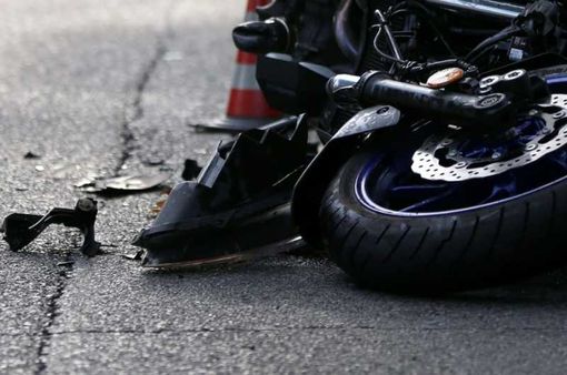 San Colombano al Lambro, auto contro moto: muore un 48enne