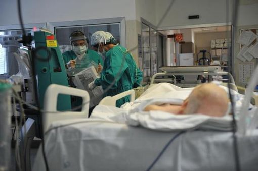 Coronavirus, nei primi 105 deceduti età media 81 anni