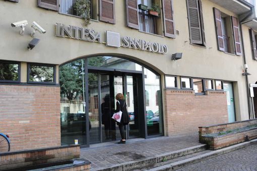 La rivoluzione di Intesa San Paolo: dal 2023 settimana lavorativa di 4 giorni La rivoluzione di Intesa San Paolo: dal 2023 settimana lavorativa di 4 giorni