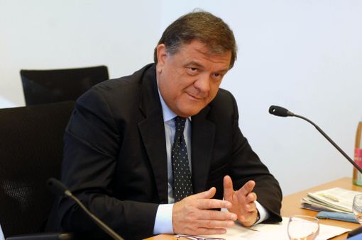 Terremoto al Parlamento Europeo: fermati la Vicepresidente e l’ex Pd Panzeri, arrestate moglie e figlia. Trovati 500mila euro Terremoto al Parlamento Europeo: fermati la Vicepresidente e l’ex Pd Panzeri, arrestate moglie e figlia. Trovati 500mila euro