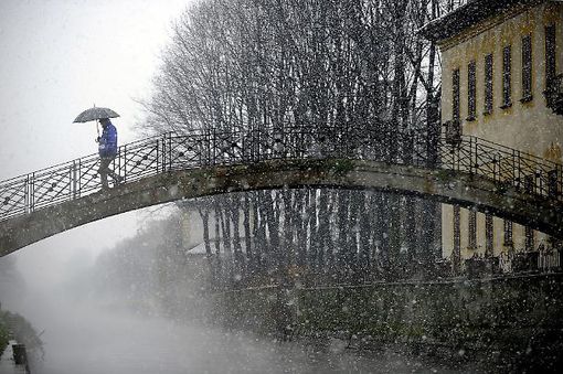 Lombardia, allerta meteo: pioggia e vento forte da stanotte