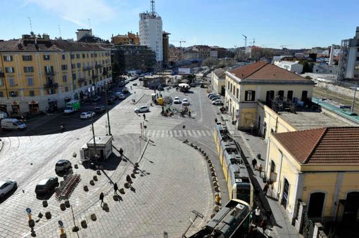 Milano, 12 persone senza mascherina multate a Porta Genova Milano, 12 persone senza mascherina multate a Porta Genova