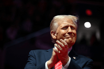 Israele-Iran, Trump annuncia il cessate il fuoco: "Sarà completo e totale" Israele-Iran, Trump annuncia il cessate il fuoco: "Sarà completo e totale"