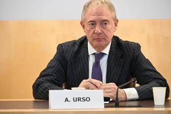 Biotech, Urso: "Per innovazione lavoriamo a legislazione dedicata come il Biotech Act" Biotech, Urso: "Per innovazione lavoriamo a legislazione dedicata come il Biotech Act"