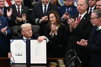 Trump firma la legge, finisce lo shutdown più lungo della storia