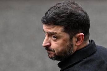 Ucraina, Zelensky a Berlino: "Cerco sostegno Usa per congelare linea fronte"