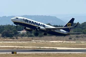 Ustionata con un caffé caldo in aereo, Ryanair la risarcisce Ustionata con un caffé caldo in aereo, Ryanair la risarcisce