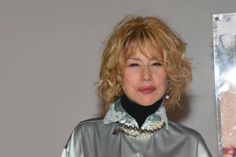 Nancy Brilli a Verissimo: la carriera, Ballando e la difficoltà di avere figli Nancy Brilli a Verissimo: la carriera, Ballando e la difficoltà di avere figli