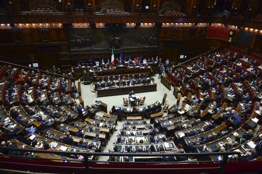 Dalla Camera via libera definitivo con 216 sì, la manovra è legge Dalla Camera via libera definitivo con 216 sì, la manovra è legge