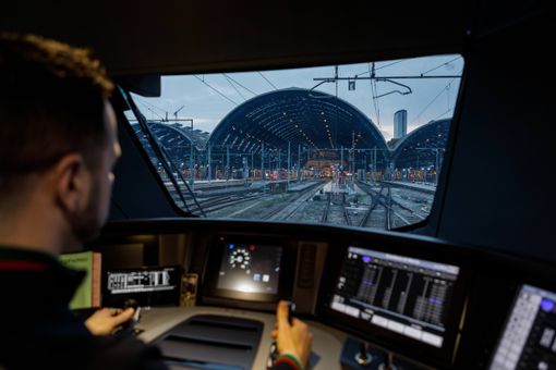 Trenord, al via la ricerca di futuri macchinisti: candidature aperte da mercoledì 25 febbraio alle ore 11 Trenord, al via la ricerca di futuri macchinisti: candidature aperte da mercoledì 25 febbraio alle ore 11