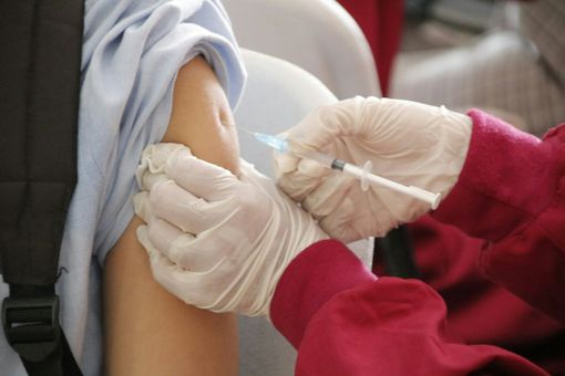 L'evoluzione globale nel contrasto alle infezioni croniche e l'accesso universale alle cure L'evoluzione globale nel contrasto alle infezioni croniche e l'accesso universale alle cure