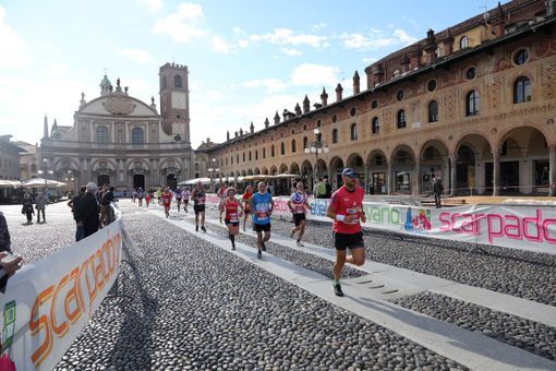 Vigevano: 15° Scarpadoro Half Marathon, 10 e 5K, dal 1° gennaio aprono le iscrizioni Vigevano: 15° Scarpadoro Half Marathon, 10 e 5K, dal 1° gennaio aprono le iscrizioni