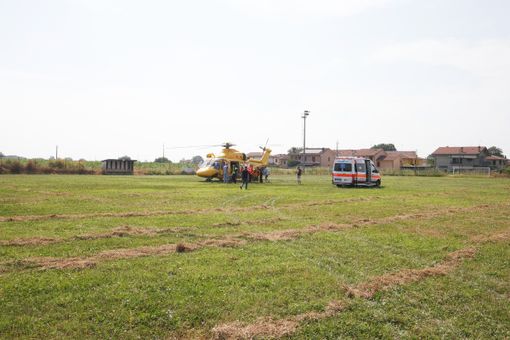 Sartirana, ragazzo 24enne si infortuna in via Raitè. Interviene l'elisoccorso Sartirana, ragazzo 24enne si infortuna in via Raitè. Interviene l'elisoccorso