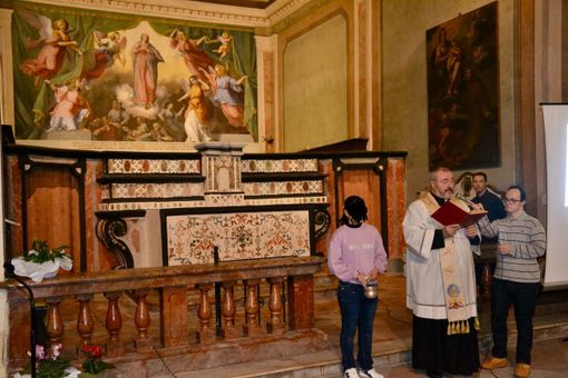 LA FOTONOTIZIA. Mede, inaugurato il nuovo altare maggiore della "Chiesa degli Angeli" dopo il restauro LA FOTONOTIZIA. Mede, inaugurato il nuovo altare maggiore della "Chiesa degli Angeli" dopo il restauro