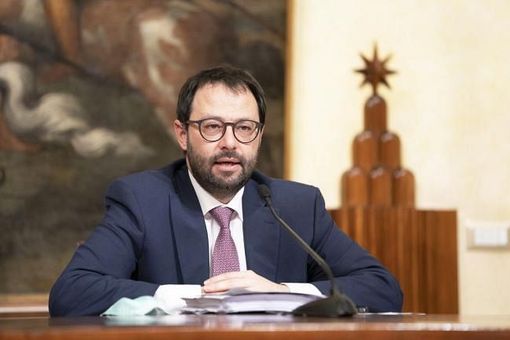 Il ministro per le politiche agricole Stefano Patuanelli Il ministro per le politiche agricole Stefano Patuanelli