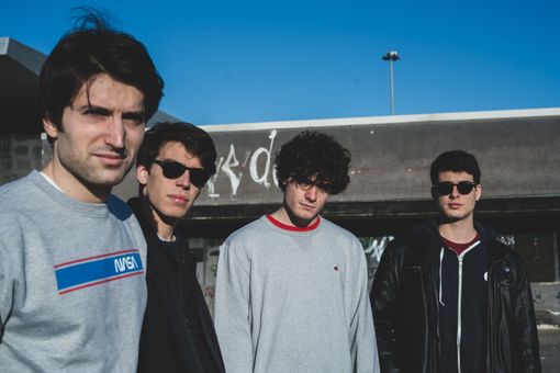 Vigevano, la pandemia non ferma la voglia di far musica degli Amber. Uscito il loro primo album Vigevano, la pandemia non ferma la voglia di far musica degli Amber. Uscito il loro primo album