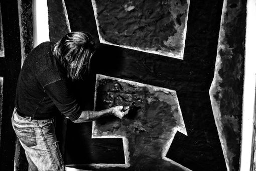 Azelio Corni. “Al riparo dal cielo”, è stato scelto il castello di Vigevano per inaugurare la personale dell’artista Azelio Corni. “Al riparo dal cielo”, è stato scelto il castello di Vigevano per inaugurare la personale dell’artista