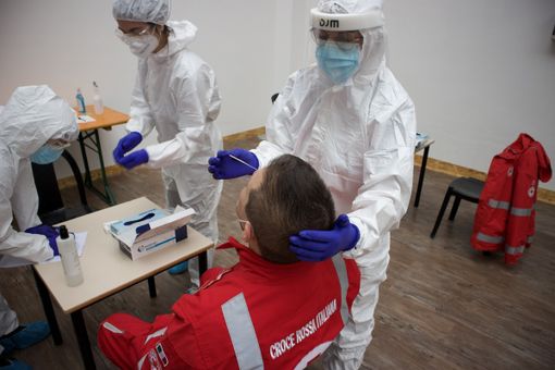 Vigevano, al via l'iniziativa &quot;Fermiamo il Coronavirus&quot;: test antigenici rapidi per limitare il contagio nel mondo del volontariato locale