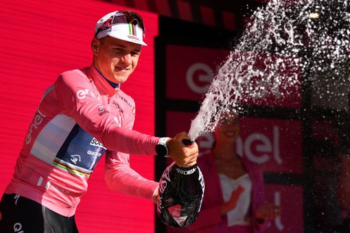 BuonGiro. È già King Remco, incoronato prima maglia rosa: Evenepoel vola sula Costa dei Trabocchi