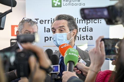 La Lombardia ancora in zona gialla. Fontana: «Semplificare le quarantene per scuole e cittadini»