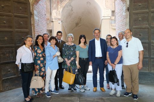 Vigevano: una delegazione del comune di Garlasco visita castello e piazza Ducale