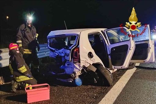 Vercellese, incidente tra Borgo d'Ale e Cigliano: 5 persone coinvolte. Un ragazzino elitrasportato in ospedale Vercellese, incidente tra Borgo d'Ale e Cigliano: 5 persone coinvolte. Un ragazzino elitrasportato in ospedale